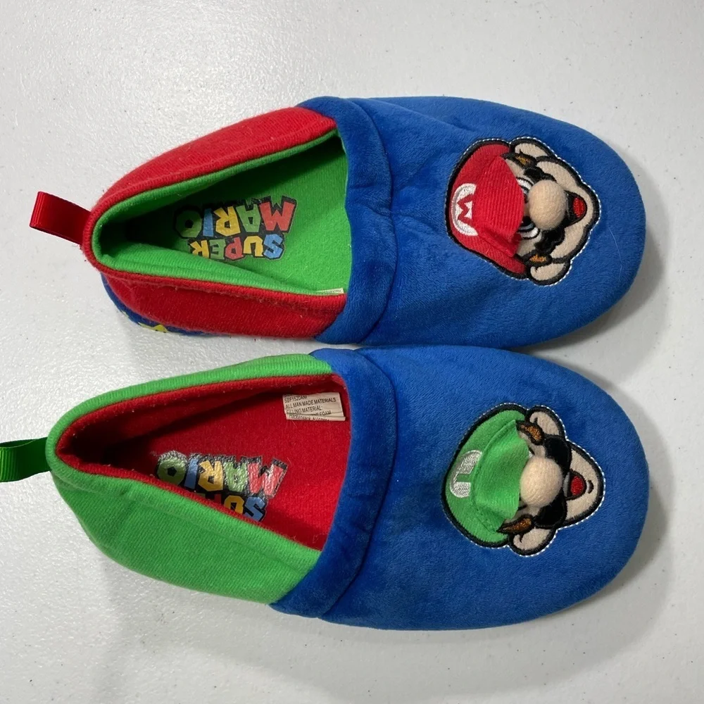 Nintendo Super Mario Kids One Piece Slippers - Blue and Red 4/5 SB-70
